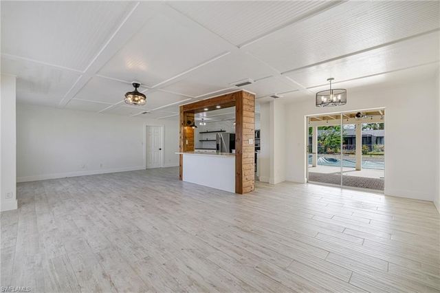 208 SE 43rd TER, Cape Coral, FL 33904