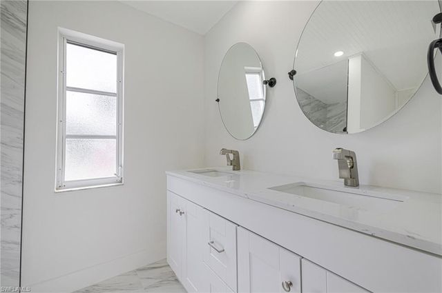 208 SE 43rd TER, Cape Coral, FL 33904