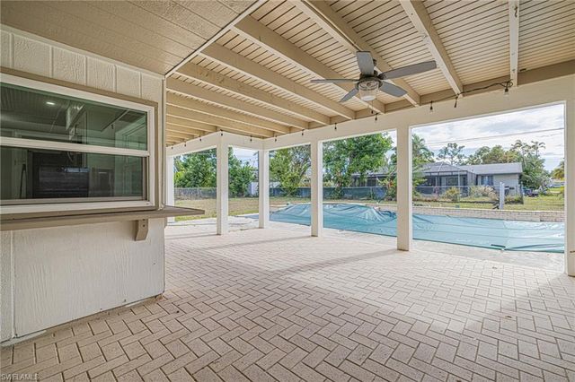208 SE 43rd TER, Cape Coral, FL 33904