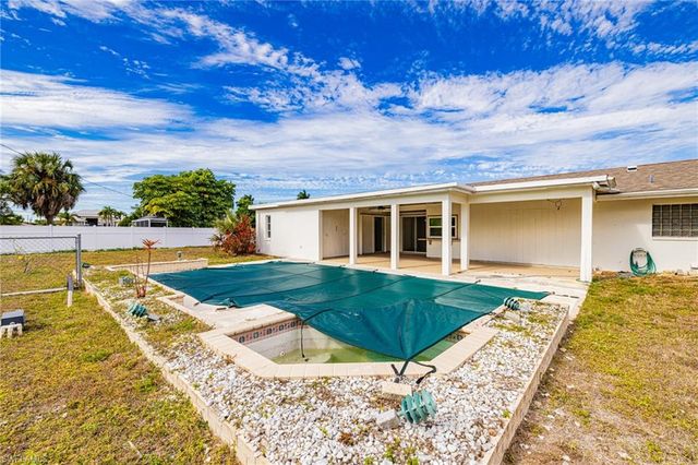 208 SE 43rd TER, Cape Coral, FL 33904