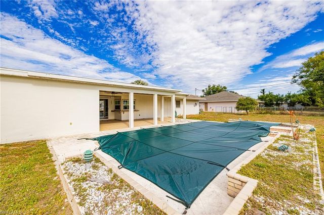 208 SE 43rd TER, Cape Coral, FL 33904