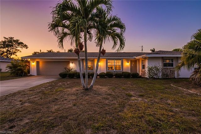 208 SE 43rd TER, Cape Coral, FL 33904