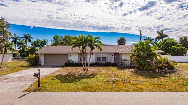 208 SE 43rd TER, Cape Coral, FL 33904