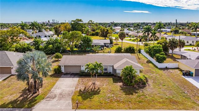 208 SE 43rd TER, Cape Coral, FL 33904