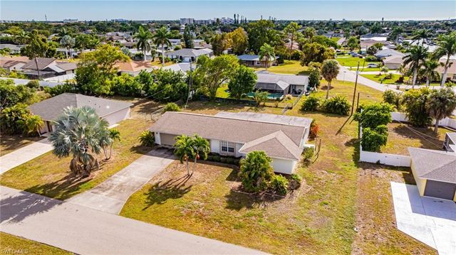 208 SE 43rd TER, Cape Coral, FL 33904