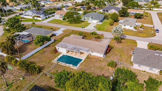 208 SE 43rd TER, Cape Coral, FL 33904