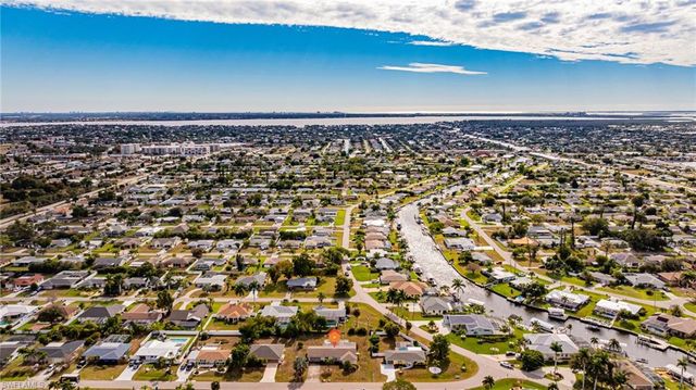 208 SE 43rd TER, Cape Coral, FL 33904