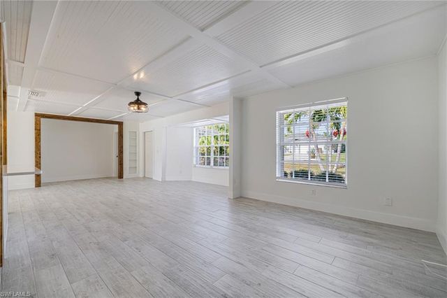 208 SE 43rd TER, Cape Coral, FL 33904