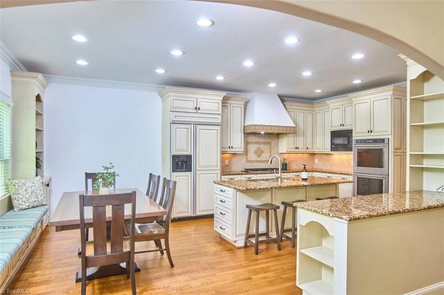 160 Wellsprings Court, Pfafftown, NC 27040