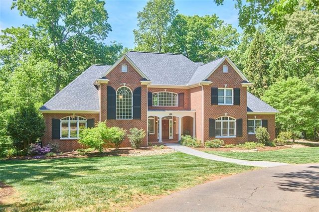 160 Wellsprings Court, Pfafftown, NC 27040