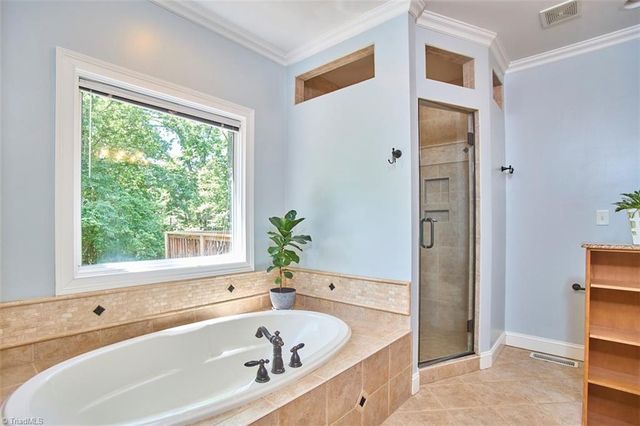 160 Wellsprings Court, Pfafftown, NC 27040