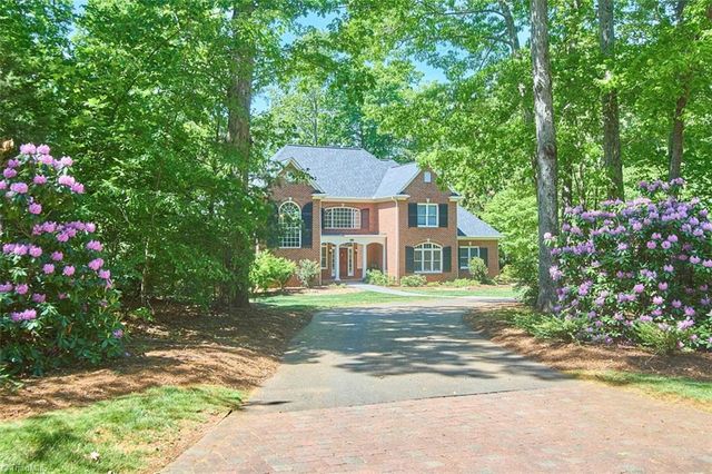 160 Wellsprings Court, Pfafftown, NC 27040