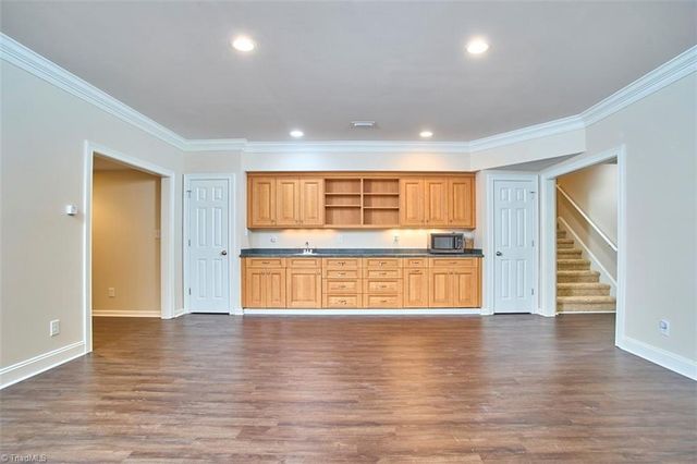 160 Wellsprings Court, Pfafftown, NC 27040