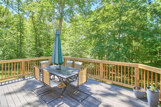 160 Wellsprings Court, Pfafftown, NC 27040