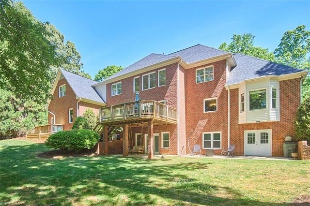 160 Wellsprings Court, Pfafftown, NC 27040