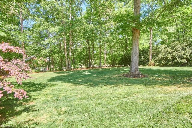 160 Wellsprings Court, Pfafftown, NC 27040