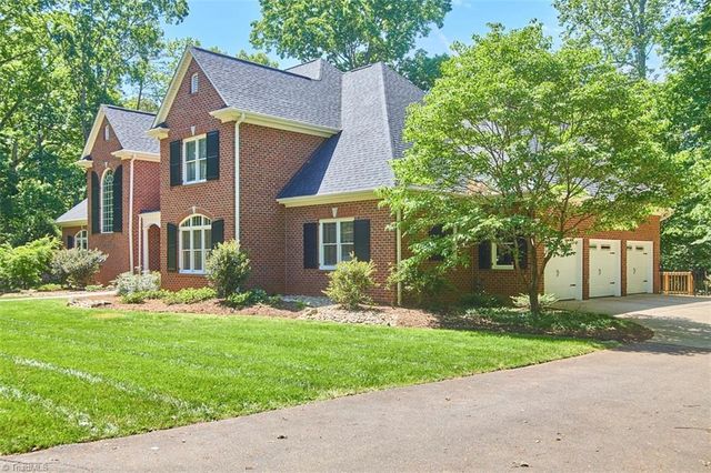 160 Wellsprings Court, Pfafftown, NC 27040