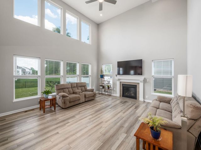 8836 Glacier Pointe Drive, Plain City, OH 43064