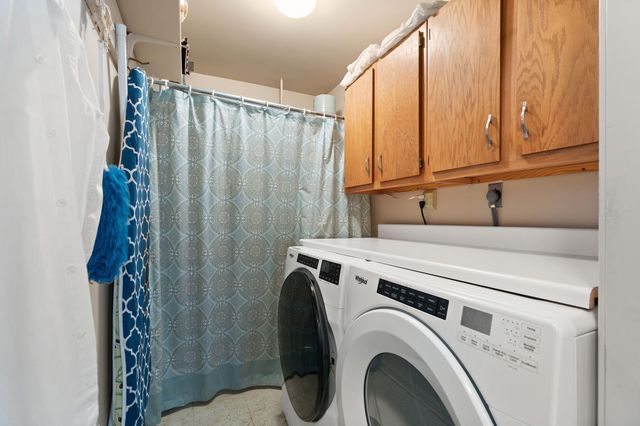 11327 Kelly Drive, St. John, IN 46373