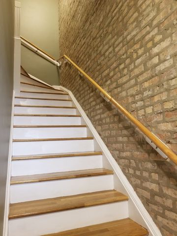 228 N SACRAMENTO Boulevard 2, Chicago, IL 60612