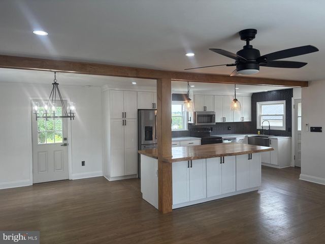 2161 MEADOW VIEW RD, Manheim, PA 17545