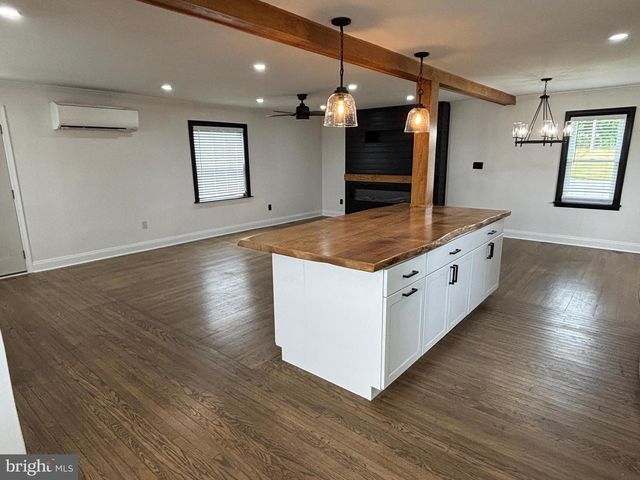 2161 MEADOW VIEW RD, Manheim, PA 17545