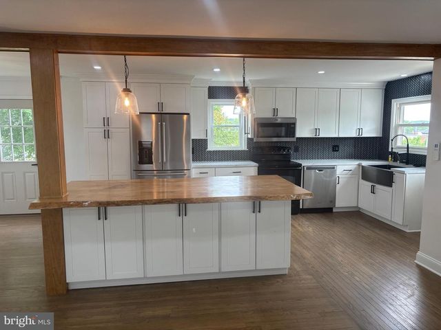 2161 MEADOW VIEW RD, Manheim, PA 17545