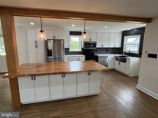 2161 MEADOW VIEW RD, Manheim, PA 17545