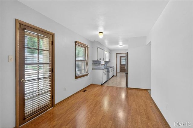 39 Grand Circle Drive, Maryland Heights, MO 63043