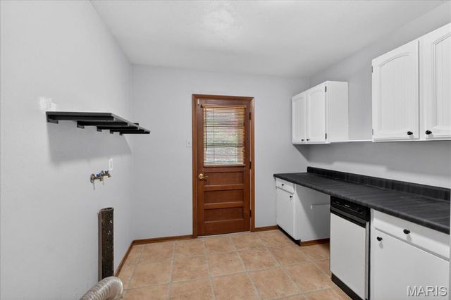 39 Grand Circle Drive, Maryland Heights, MO 63043