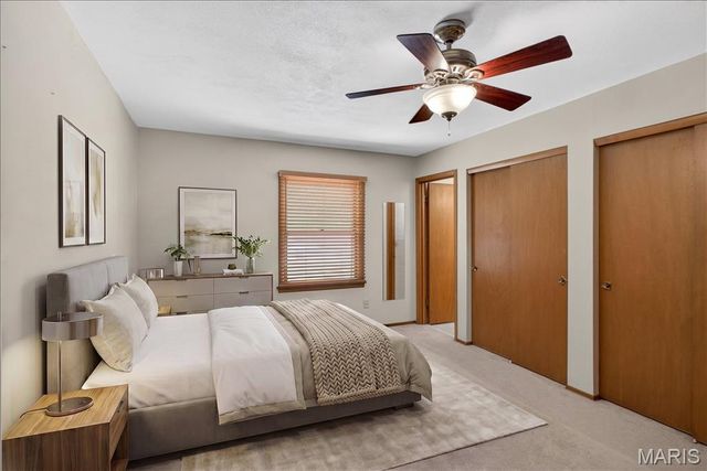 39 Grand Circle Drive, Maryland Heights, MO 63043