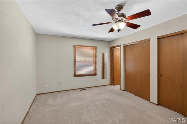 39 Grand Circle Drive, Maryland Heights, MO 63043