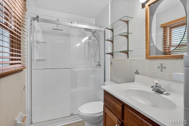 39 Grand Circle Drive, Maryland Heights, MO 63043