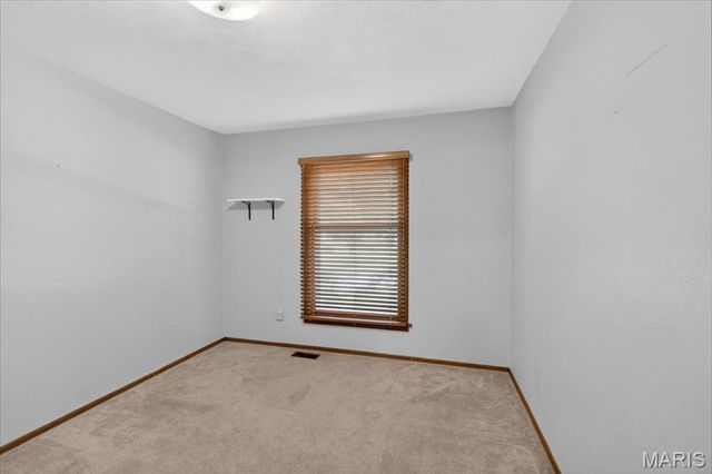 39 Grand Circle Drive, Maryland Heights, MO 63043