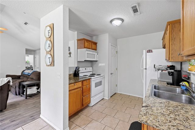 2 Leawood Place, Bella Vista, AR 72715