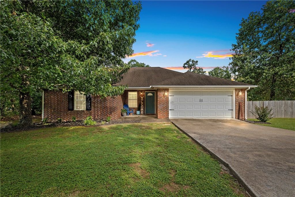 2 Leawood Place, Bella Vista, AR 72715