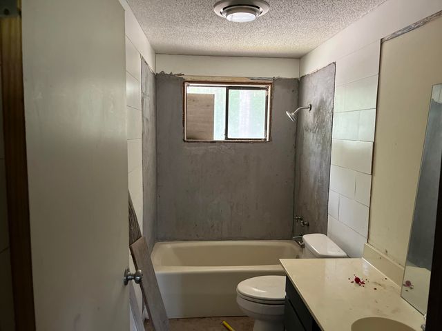 8261 Kurthwood Rd, Leesville, LA 71446