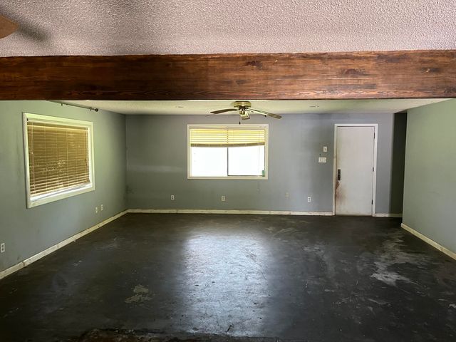 8261 Kurthwood Rd, Leesville, LA 71446