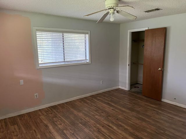 8261 Kurthwood Rd, Leesville, LA 71446