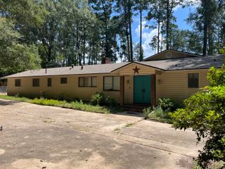 8261 Kurthwood Rd, Leesville, LA 71446