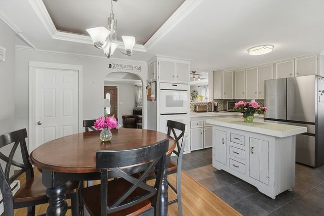 142 Sutton Ave, Oxford, MA 01540