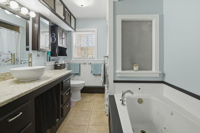 142 Sutton Ave, Oxford, MA 01540