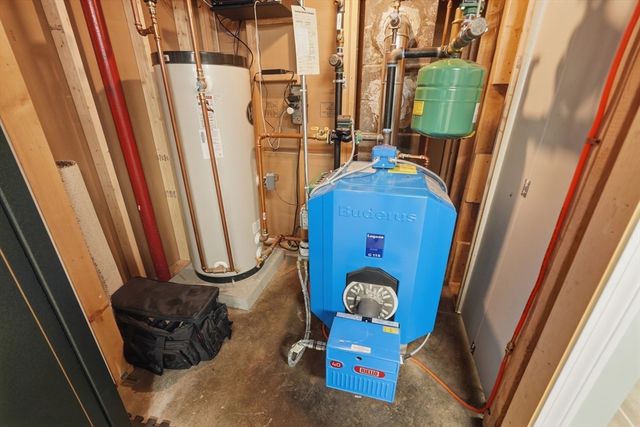 142 Sutton Ave, Oxford, MA 01540