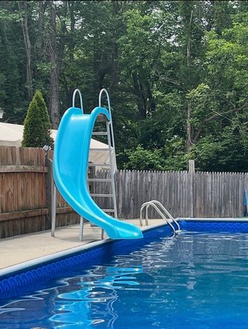 142 Sutton Ave, Oxford, MA 01540