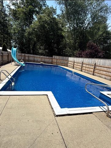 142 Sutton Ave, Oxford, MA 01540