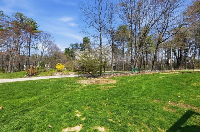 142 Sutton Ave, Oxford, MA 01540