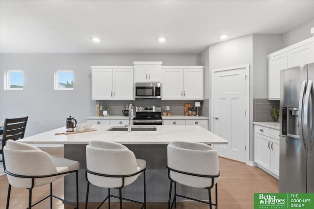 2605 N 167 Street, Omaha, NE 68116