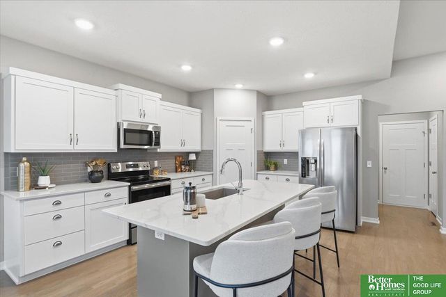 2605 N 167 Street, Omaha, NE 68116