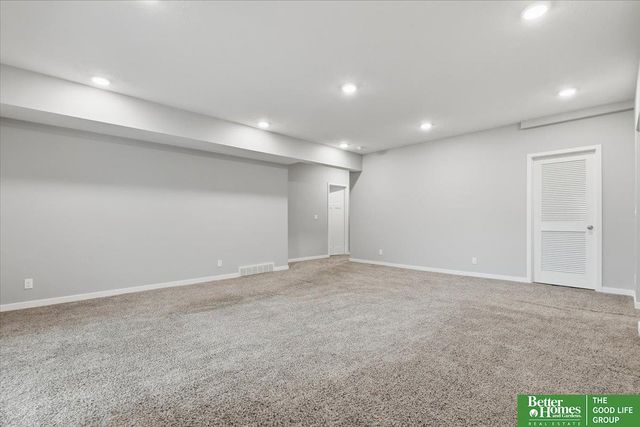 2605 N 167 Street, Omaha, NE 68116