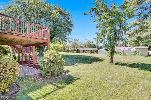 19 HEMLOCK DR, Mechanicsburg, PA 17055